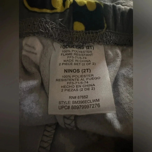 BATMAN ALL OVER PRINT KIDS PAJAMA SET SIZE 2T - Picture 6 of 7